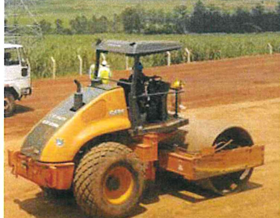 Single drum vibratory roller